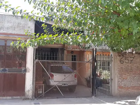 En venta Casa + Depto. a terminar en Moreno