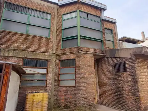 ALQUILER DEPÓSITO/NAVE INDUSTRIAL EN LANÚS OESTE