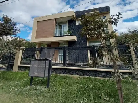 Casa en Alquiler de 4 dormitorios