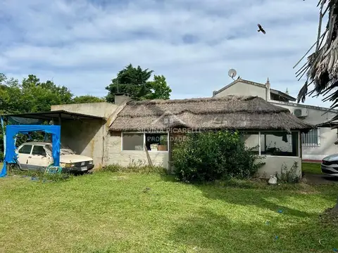 Casa en Venta con 1 cochera