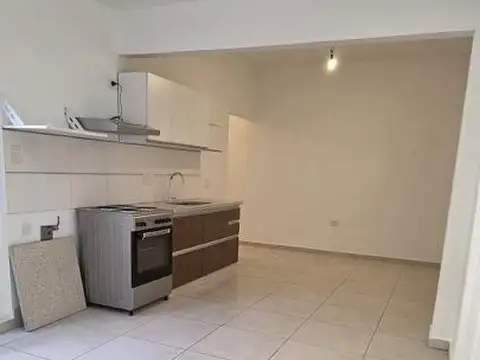 Depto Tipo Casa en Alquiler con 3 cocheras