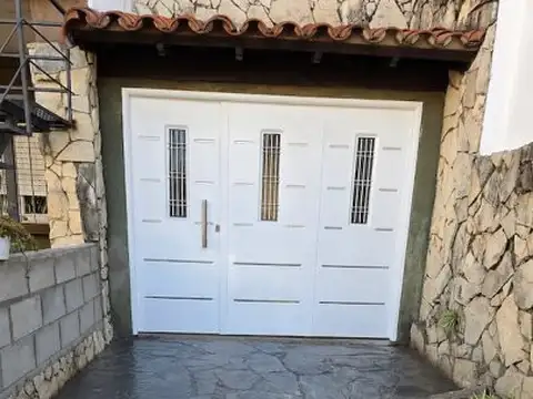 PH 3 AMBIENTES CON COCHERA PARA 2 AUTOS-SIN EXPENSAS