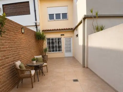 Depto Tipo Casa en Alquiler de 3 ambientes