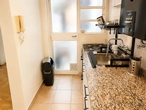 Departamento 4 ambientes al frente en Almagro