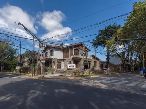Casa en venta en Beccar. Zona residencial