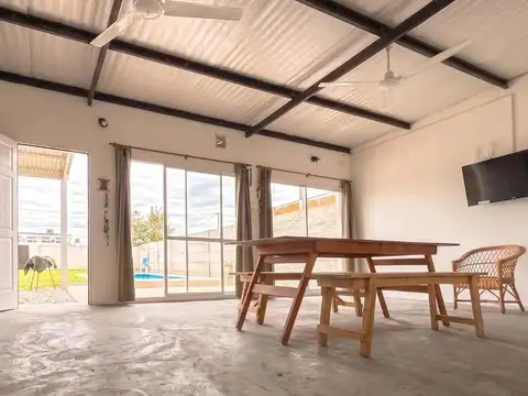 Casa en Venta con 2 cocheras