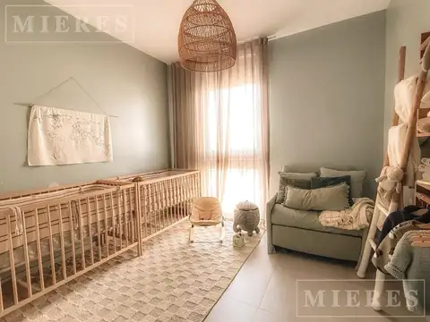 Casa en Alquiler con 2 cocheras