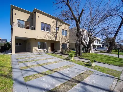 CASA EN VENTA 5 AMBIENTES EN HARAS MARIA VICTORIA