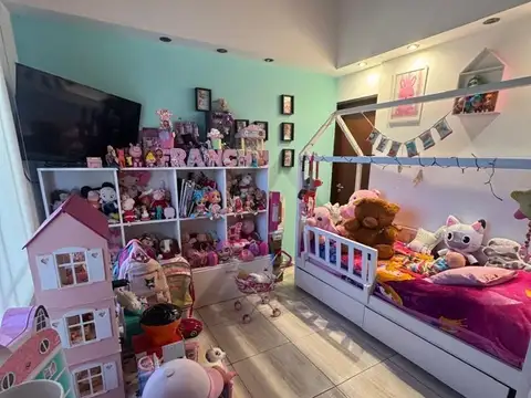 Casa en Alquiler con 1 cochera