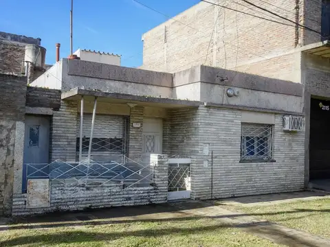 Valparaíso 2109. a metros de Bv Avellaneda y Av. Pte Perón