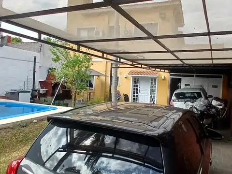 Casa 3 ambientes con 2 baños