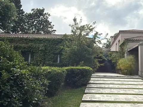 Casa de 5 dormitorios en venta en el Tortugas CC - Teresa Urdapilleta Propiedades