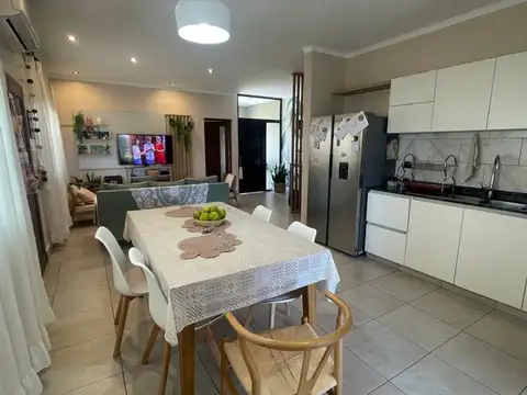 Casa en Alquiler en Jardines De San Lorenzo, USD 1.650