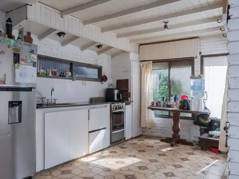 Casa 2 ambientes con 1 baño