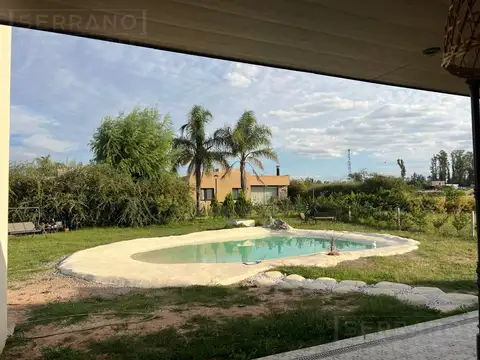 NOT. Venta Casa 5 ambientes con Piscina en Barrio Cerrado Los Juncos, Luján