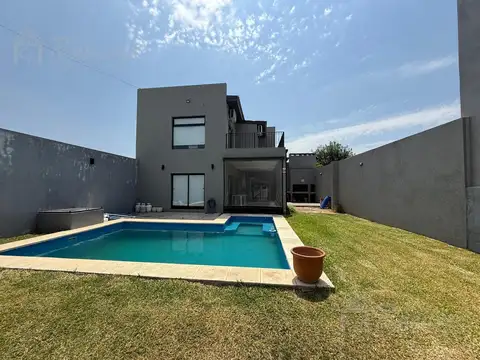 Quinta de 3 Ambientes en Venta en Francisco Alvarez
