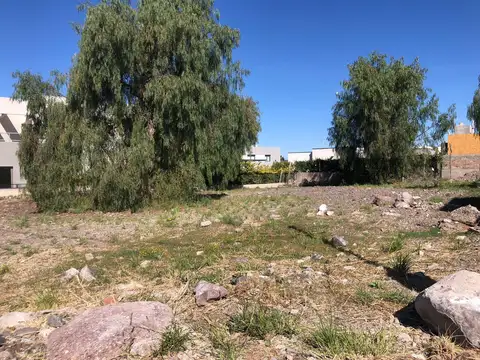 Lote en Barrio Dalvian