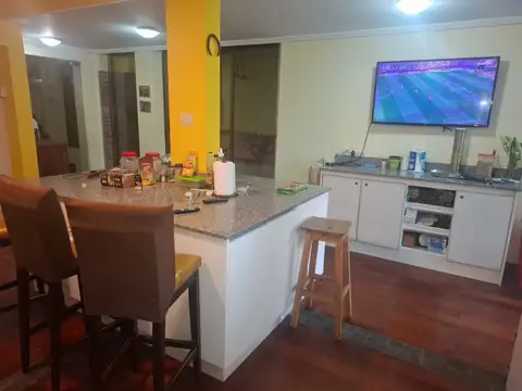 Casa 5 ambientes con 2 baños