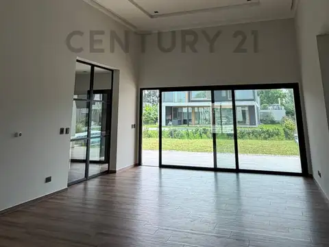 Casa 5 ambientes con 4 baños