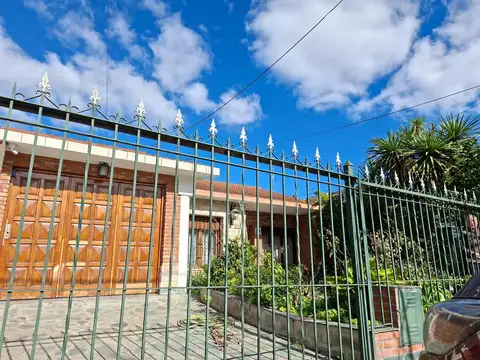 HERMOSA CASA EN ITUZAINGO
