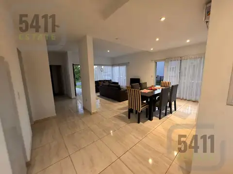 Casa 5 ambientes con 3 baños