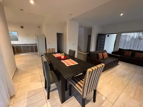 Alquiler temporal Casa 5 ambientes con pileta en Santa Ines Canning