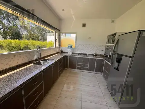 Casa en Alquiler de 4 dormitorios