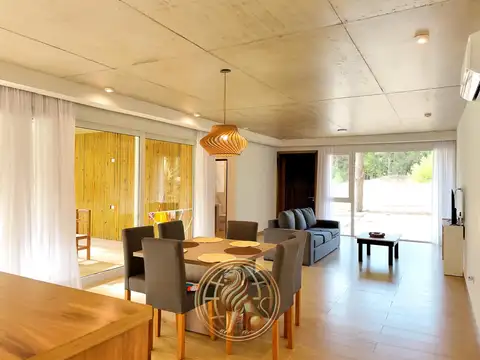 Venta Casa en Villarobles con pileta Oportunidad