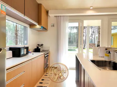 Casa 4 ambientes con 2 baños