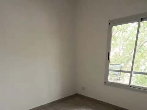 ALQUILER Villa Luro Departamento 2 ambientes frente balcon Leopardi 74  SUM y parrilla comun