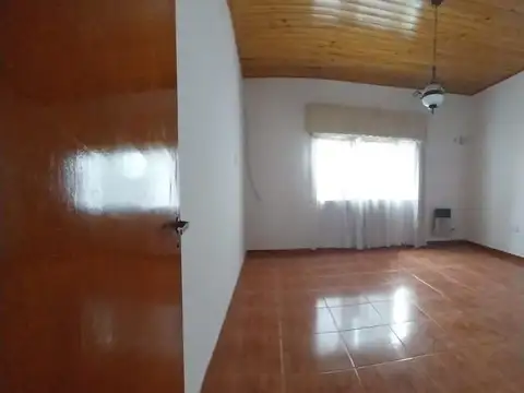 Casa en Alquiler en Adrogue, $ 800.000