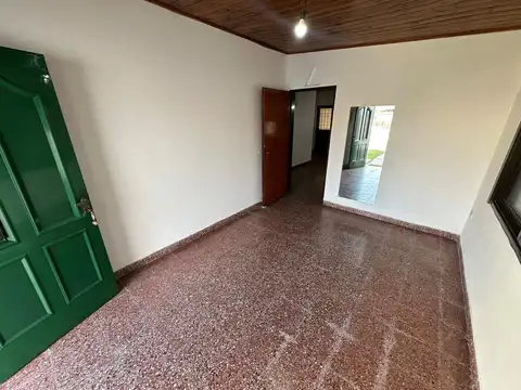 Casa en Alquiler en Adrogue, $ 800.000