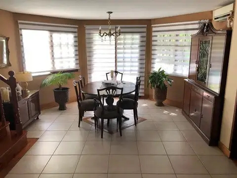 Casa en Alquiler de 3 dormitorios