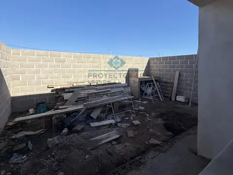 Casa 2 ambientes con 1 baño