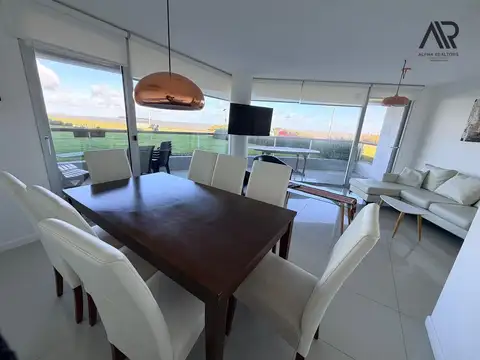 Apartamento en alquiler vista al mar c/ cochera en Pinares
