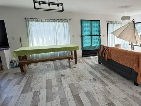 Casa varios ambientes en Colonia  Hugues