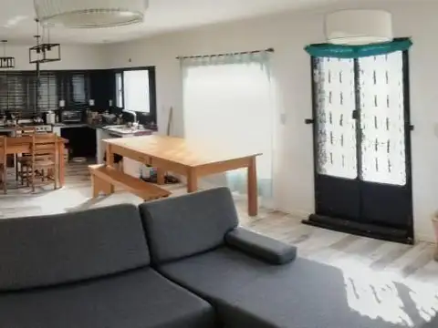Casa varios ambientes en Colonia  Hugues