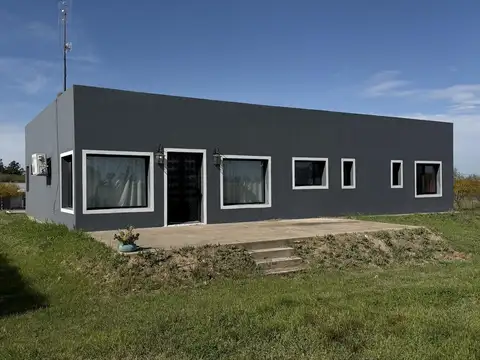 Casa varios ambientes en Colonia  Hugues