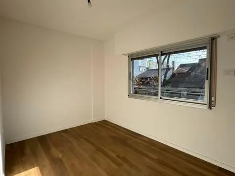 Dpto. 3 amb 1º Piso UF 5 al frente c/balcon.