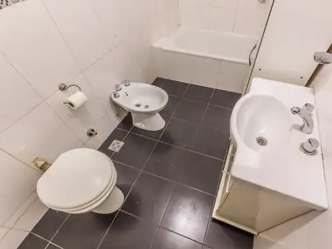 Impecable 2 ambientes y medio