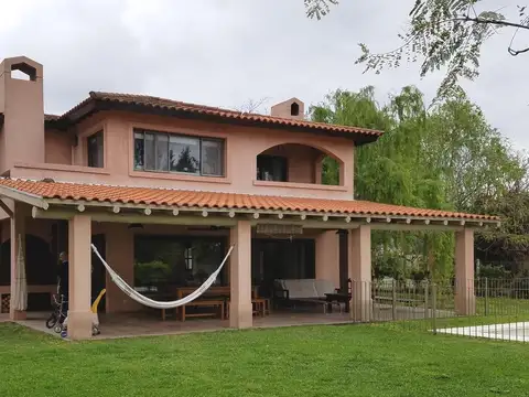 ALQUILER CASA Sta. BÁRBARA: 3 DORM. PLAY -27 DIC al 15 ENE 2025 OPORTUNIDAD!