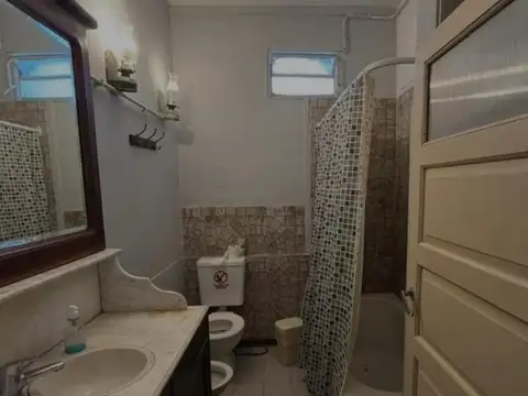 Casa en venta - 3 Dormitorios 3 Baños - 1.500Mts2 - Tornquist