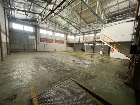 ideal logistica galpon deposito 700m2 + playa de maniobra de 800m2