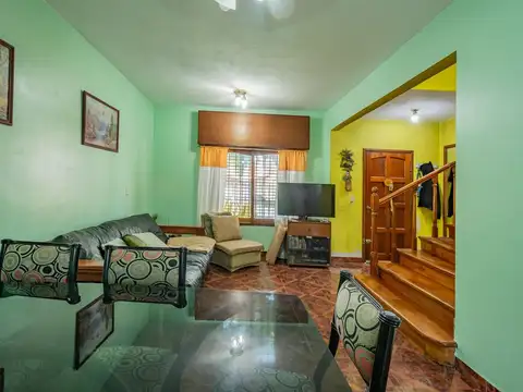 Casa 5 ambientes con 2 baños