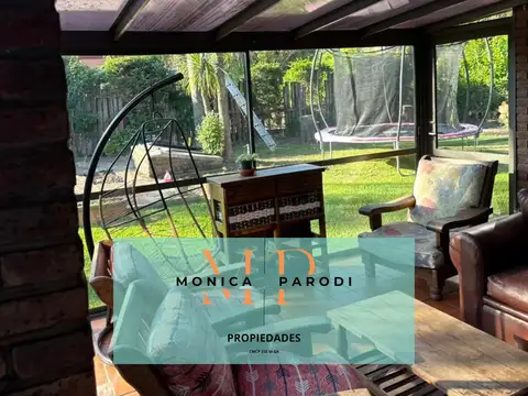 Casa en Alquiler con 2 cocheras