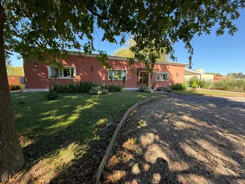 Casa en Venta, Barrio La Arbolada de Capilla del señor- Exaltacion de la Cruz.-