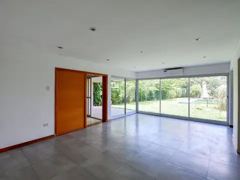 Casa 3 ambientes con 2 baños