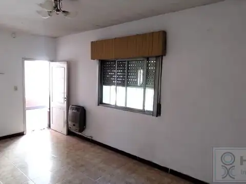 Casa 5 ambientes con 1 baño