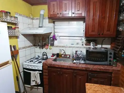 Casa 3 ambientes con 1 baño