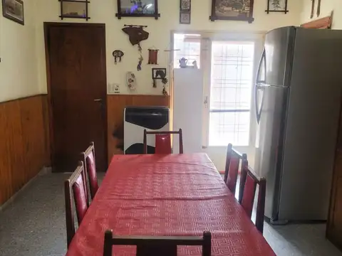 Venta Casa 251 m2 de 5 ambientes en Béccar c/patio